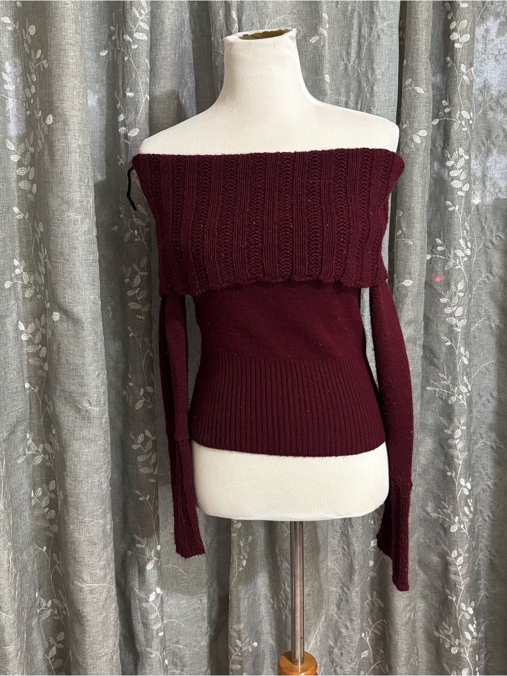 Vintage Y2K Charlotte Russe Off Shoulder Ribbed Sweater